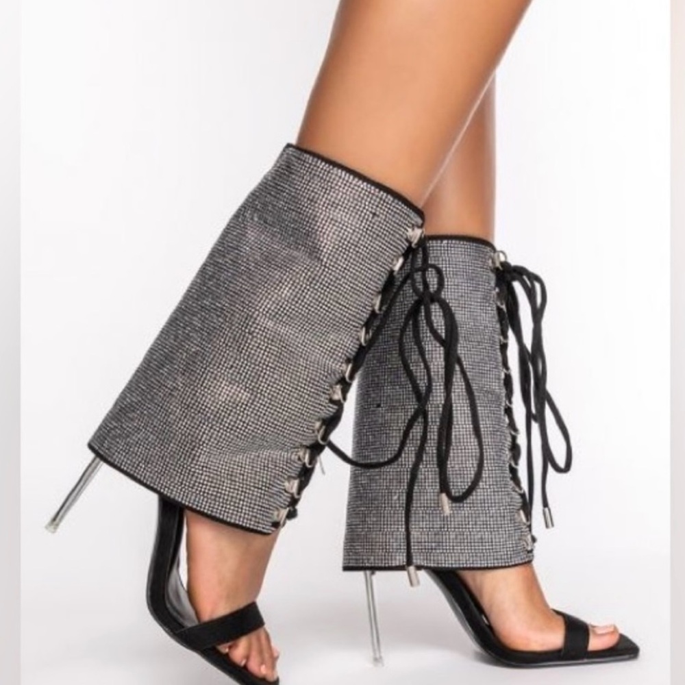 Azalea Wang Elegant Black and Silver Women's Heels
